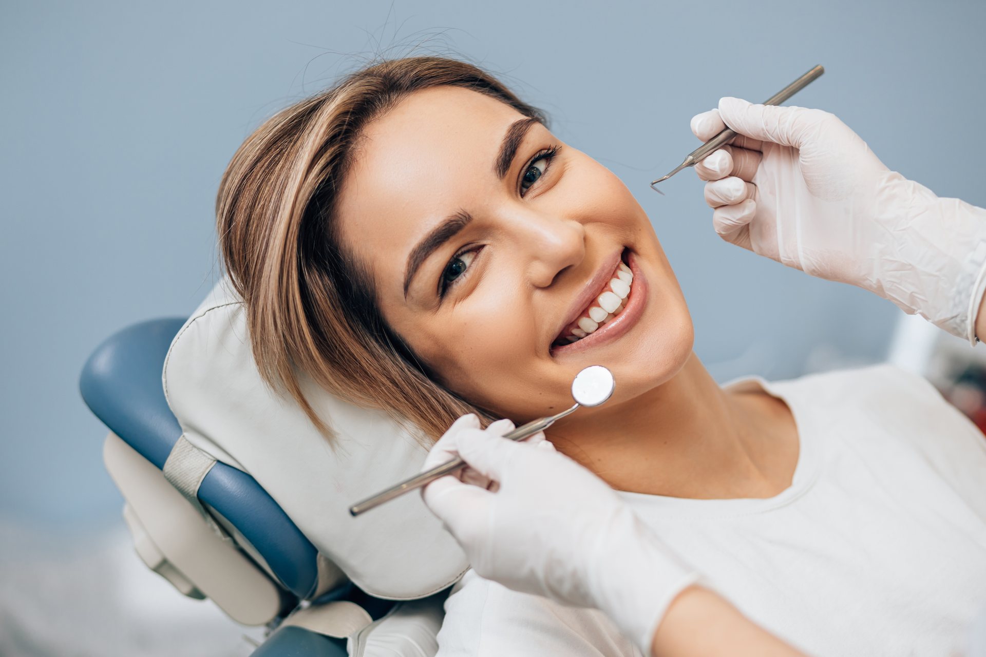 air-polisher-bristol-hero Invisalign Braces Bristol